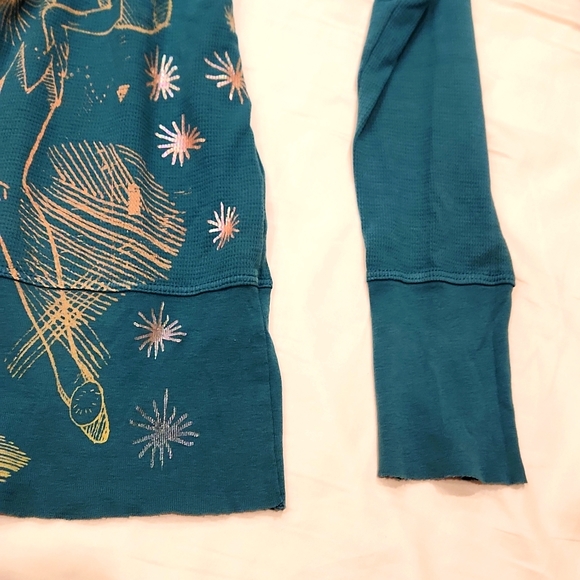 Disney Couture Top size M - Picture 6 of 6